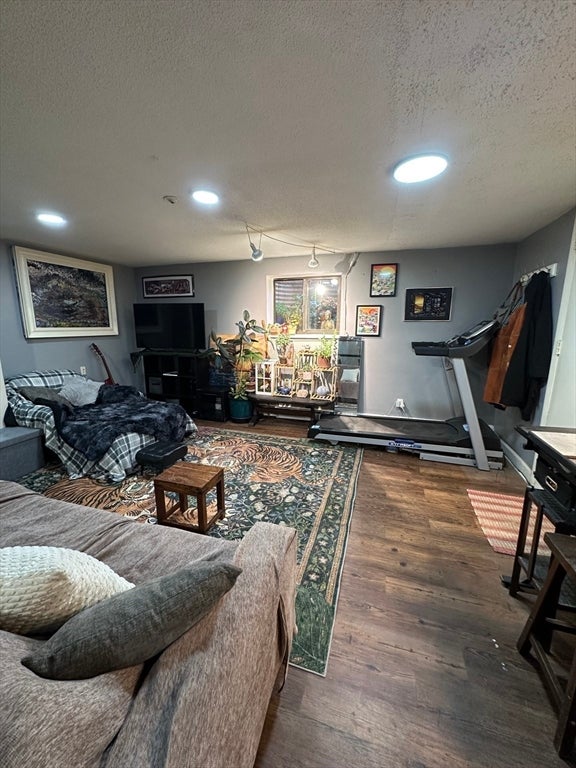 27 Hosmer St 1
