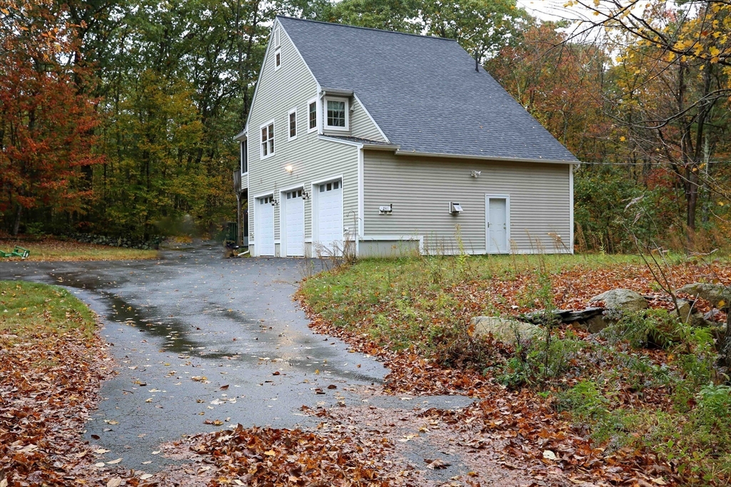 241 N Brookfield Rd