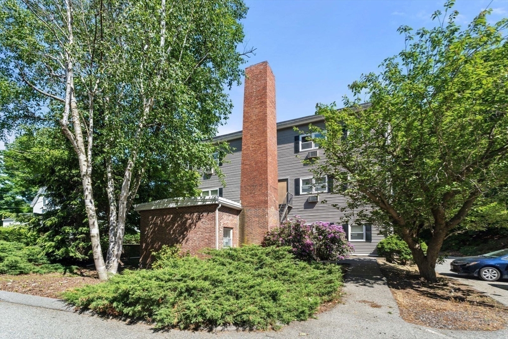 10 Beacon St 105