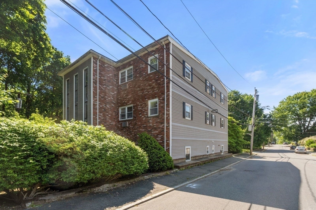 10 Beacon St 105