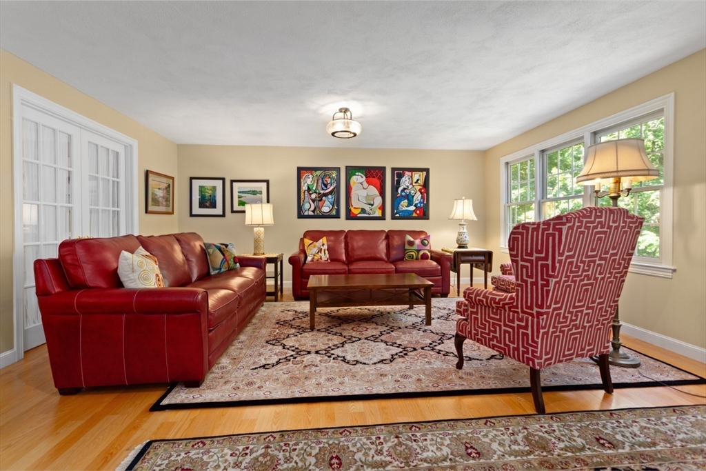 7 Leaning Elm Drive 7