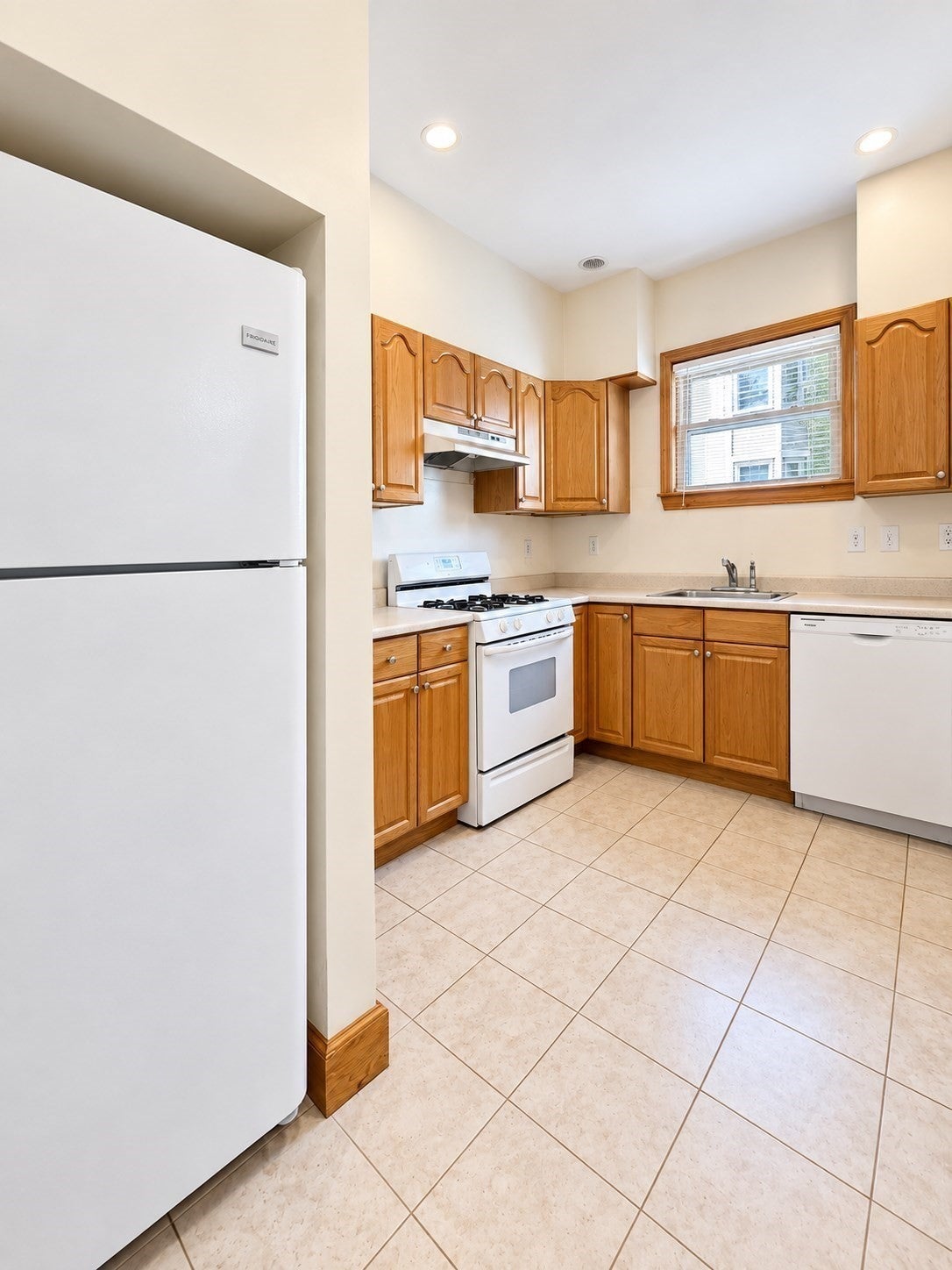 46 Gardner St #2, Boston, MA, 46 Gardner St #2, Boston, MA Photo #4