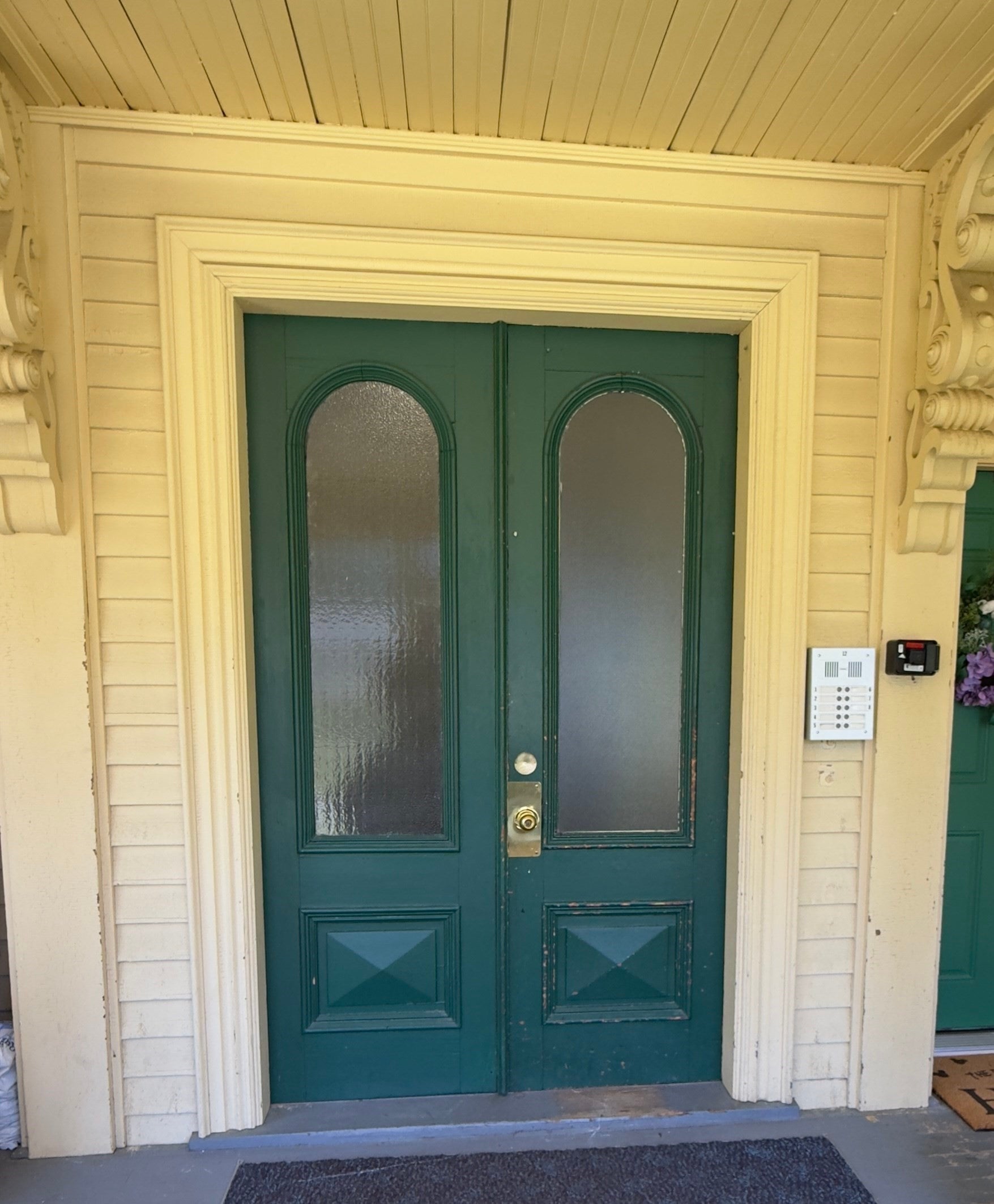 12 East Main Street 5