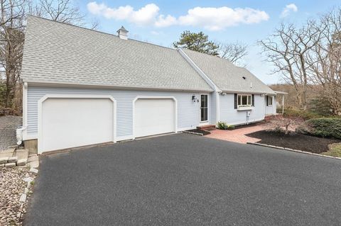 5 Horseshoe Cir Sandwich MA 02563