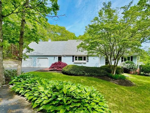 5 Horseshoe Cir Sandwich MA 02563