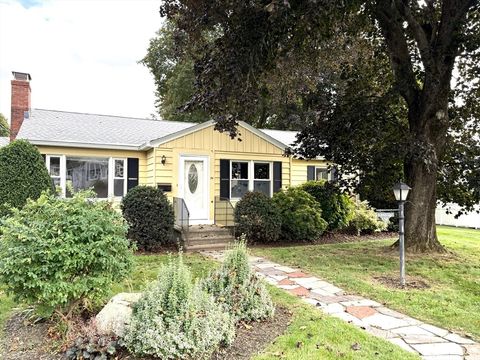 Photo of 34 Gates Road, Shrewsbury, MA 01545 (MLS # 73443014)