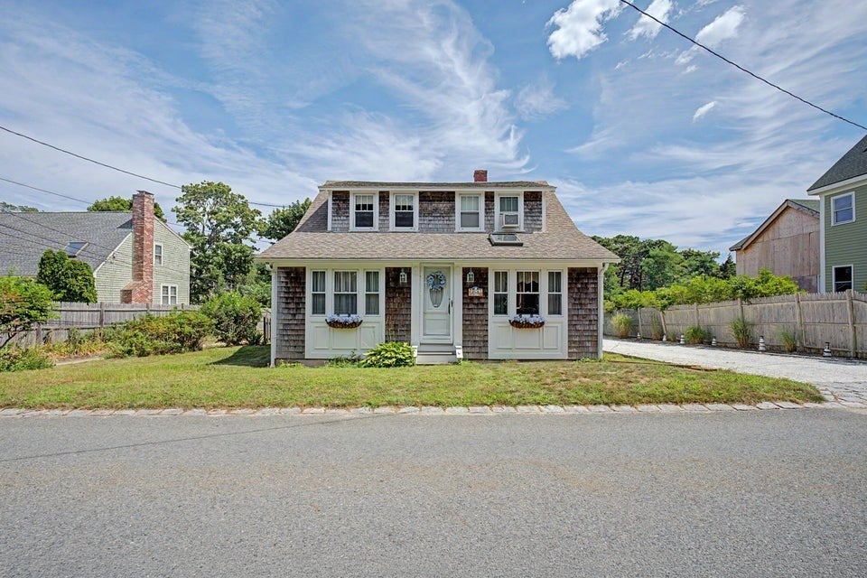 34 Pleasant St #1, Dennis, MA, 34 Pleasant St #1, Dennis, MA Photo #1
