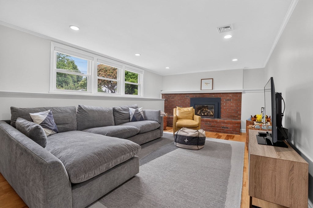 29 Brook Street, Wellesley, MA Photo #21