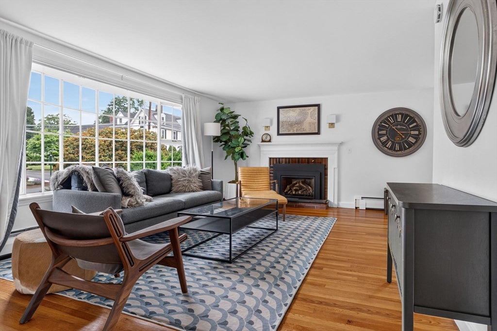 29 Brook Street, Wellesley, MA Photo #4