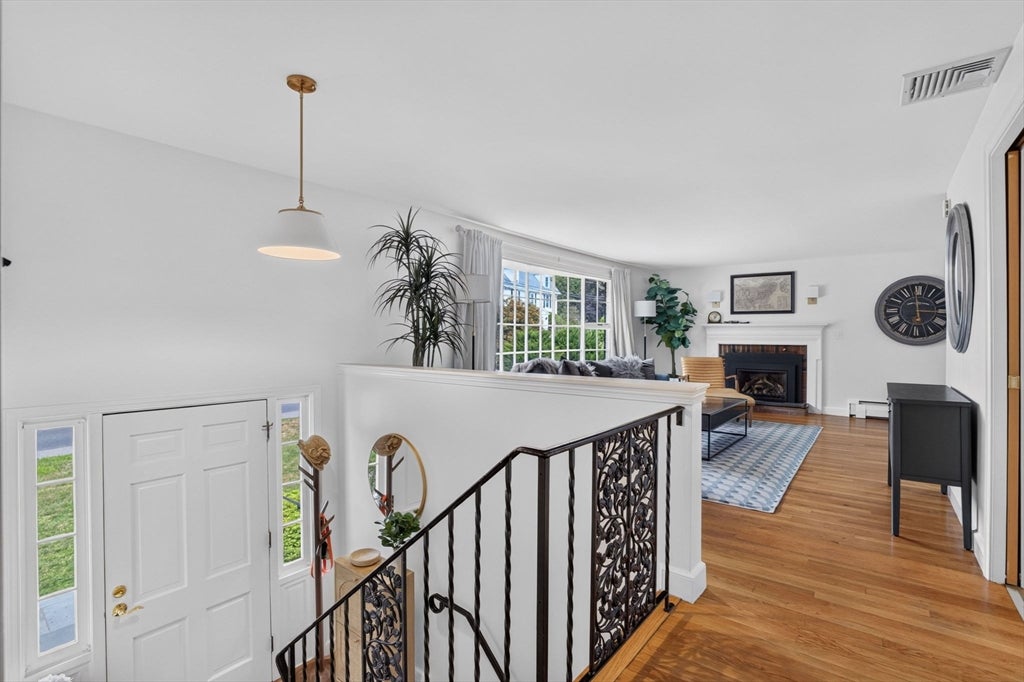 29 Brook Street, Wellesley, MA Photo #3