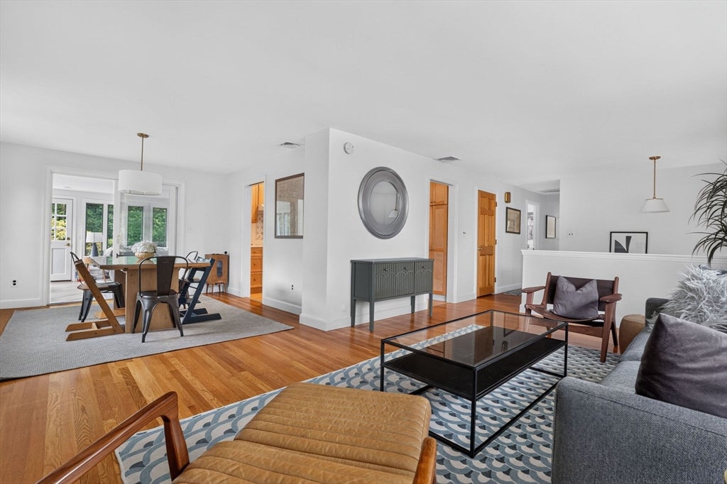 29 Brook Street, Wellesley, MA Photo #8