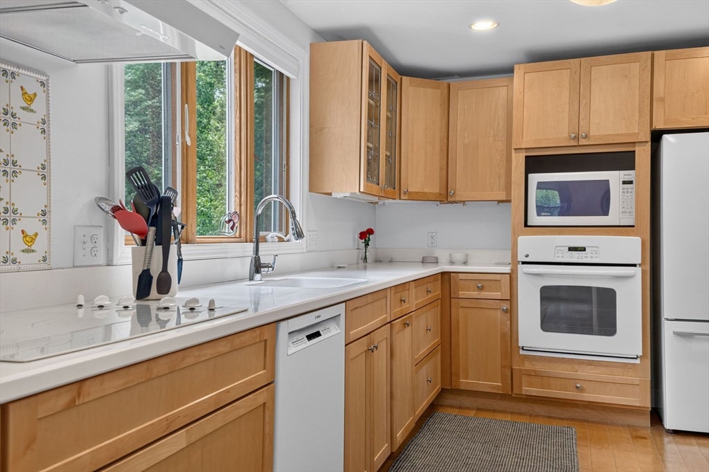 29 Brook Street, Wellesley, MA Photo #12