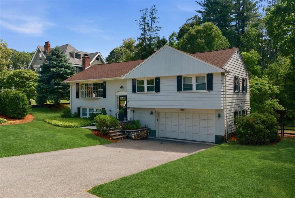 29 Brook Street, Wellesley, MA Photo #2