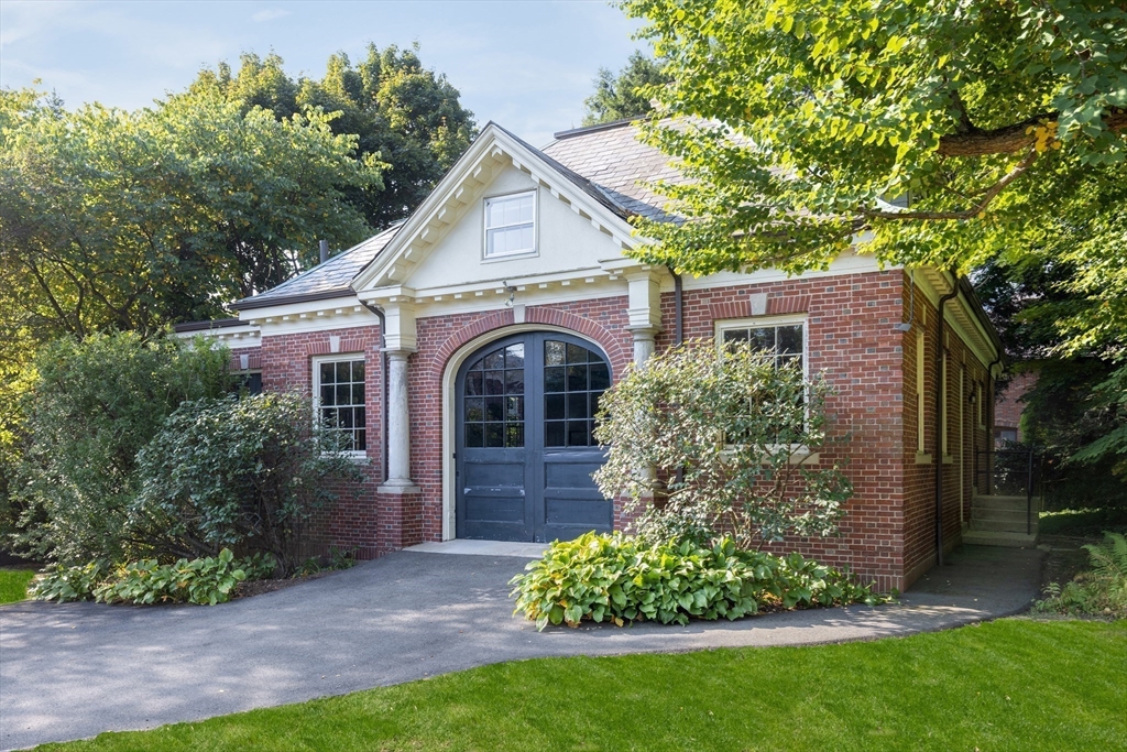 87 Hammond St