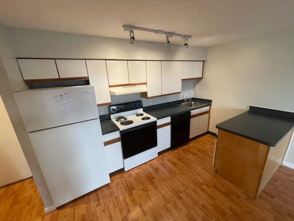 10 Roberts St #21, Somerville, MA Photo #2