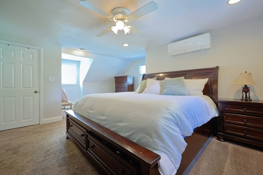 Marlborough, Massachusetts 01752, United States, 4 Bedrooms Bedrooms, ,2 BathroomsBathrooms,Residential,Pending,216239