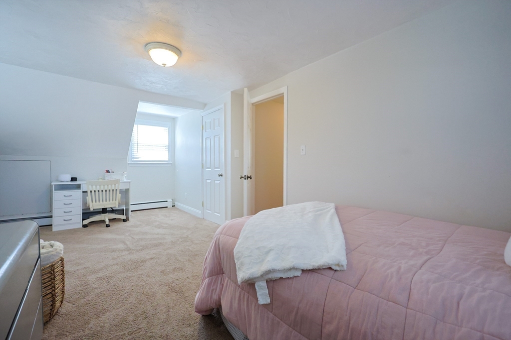 Marlborough, Massachusetts 01752, United States, 4 Bedrooms Bedrooms, ,2 BathroomsBathrooms,Residential,Pending,216239