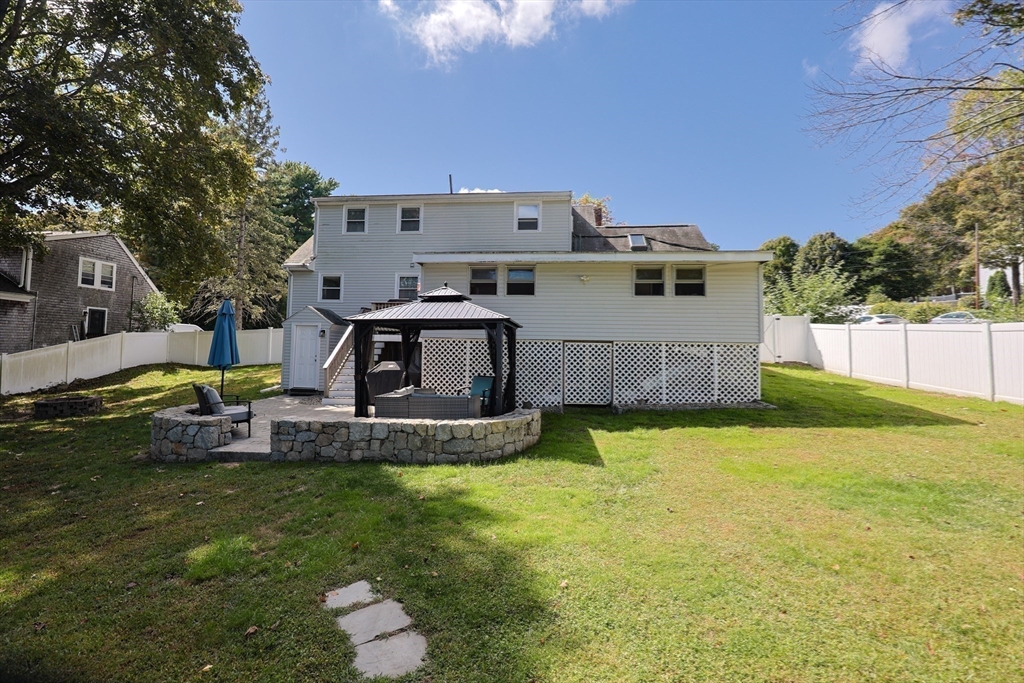 Marlborough, Massachusetts 01752, United States, 4 Bedrooms Bedrooms, ,2 BathroomsBathrooms,Residential,Pending,216239