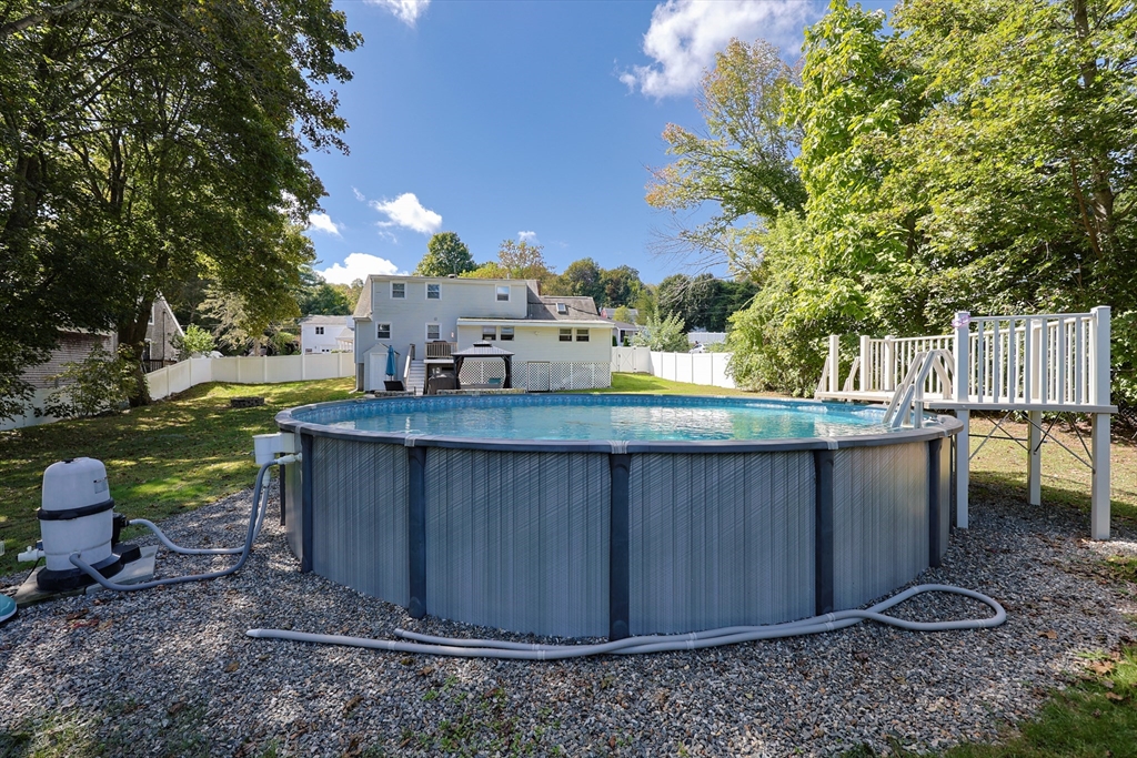 Marlborough, Massachusetts 01752, United States, 4 Bedrooms Bedrooms, ,2 BathroomsBathrooms,Residential,Pending,216239