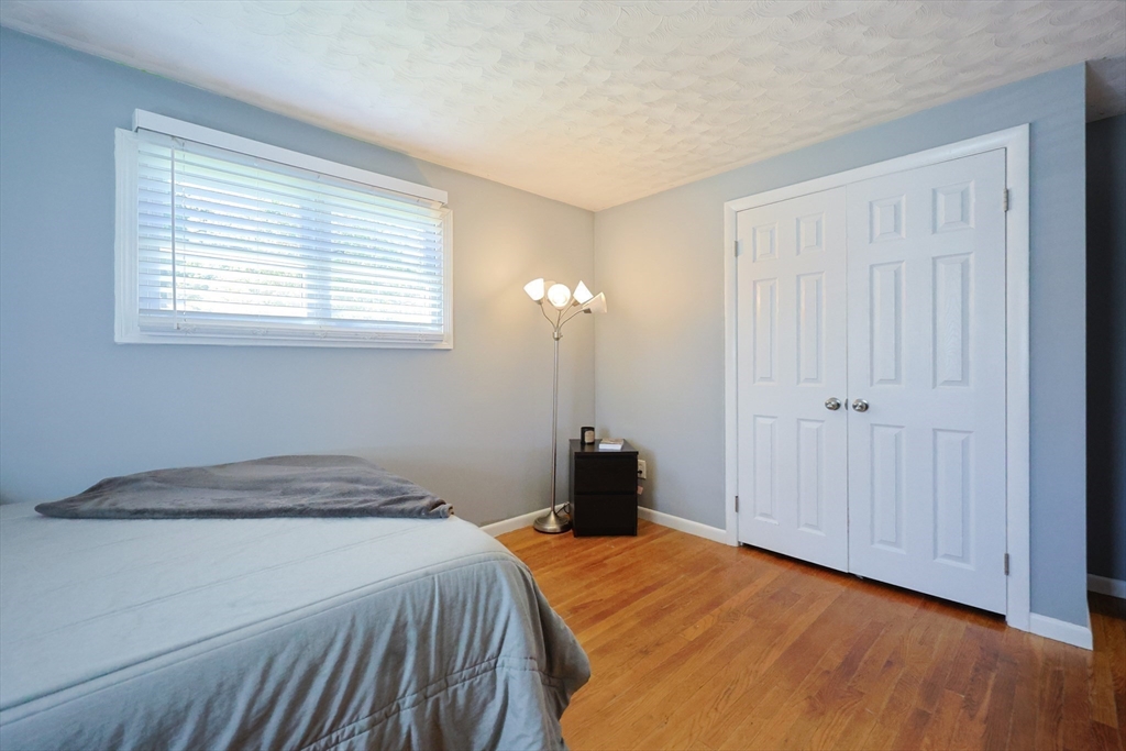 Marlborough, Massachusetts 01752, United States, 4 Bedrooms Bedrooms, ,2 BathroomsBathrooms,Residential,Pending,216239