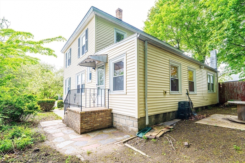 73 Sladen St