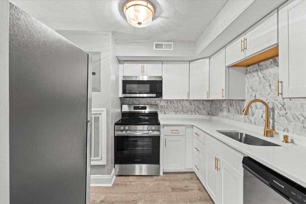 104 Oak Lane 12