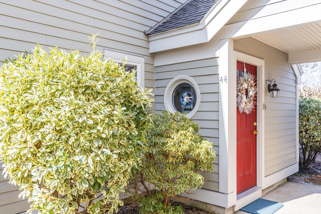 44 Trevor Ln 44