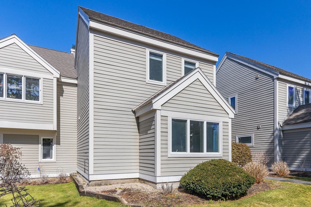 44 Trevor Ln 44
