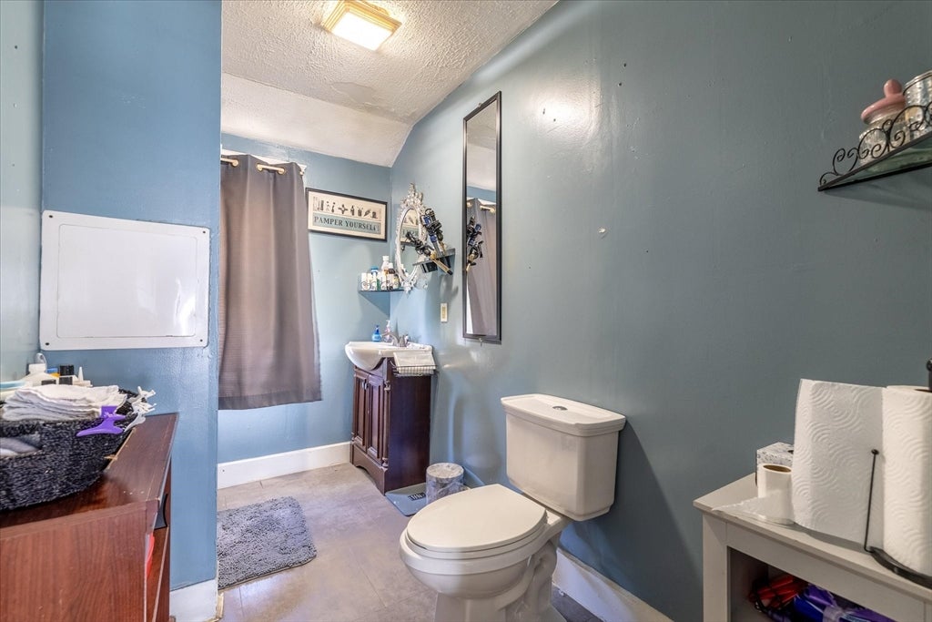 17 Rockdale St, Worcester, MA, 17 Rockdale St, Worcester, MA Photo #31