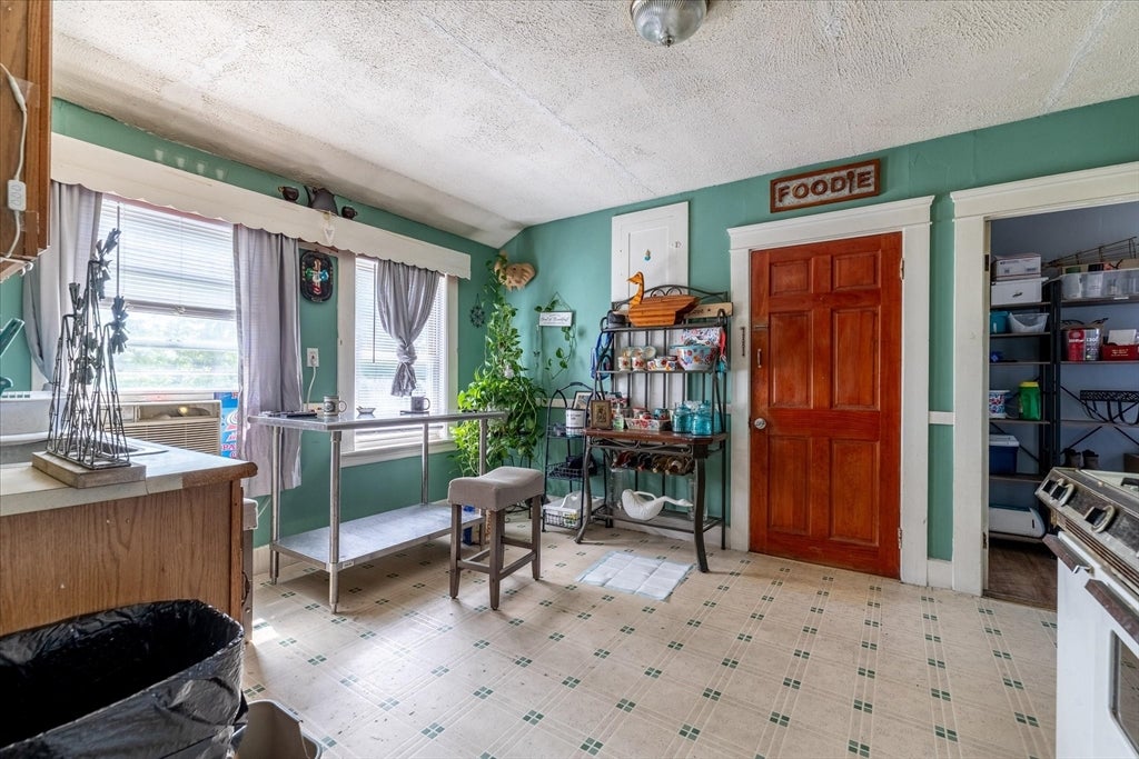 17 Rockdale St, Worcester, MA, 17 Rockdale St, Worcester, MA Photo #28