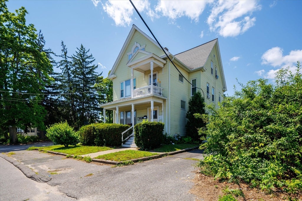 Photo of 17 Rockdale St, Worcester, MA