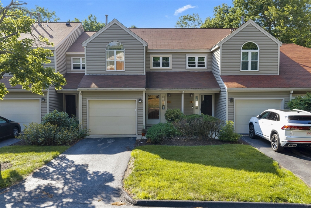 8 Woodcrest Dr 8