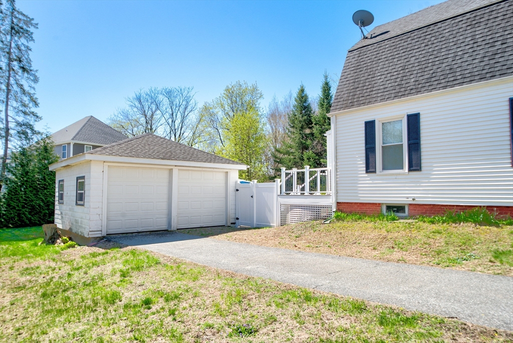 25 Woods Ave