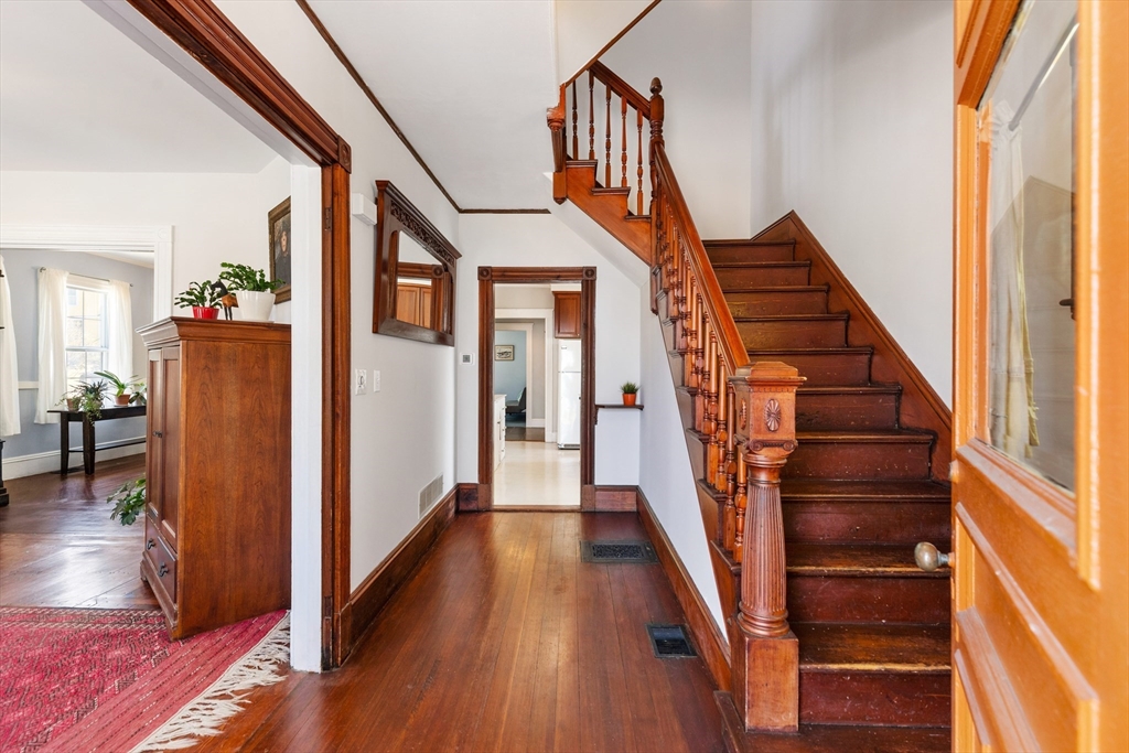 21 Montague St
