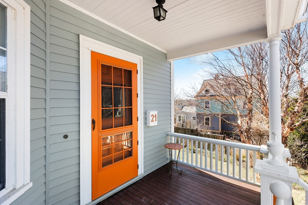 21 Montague St