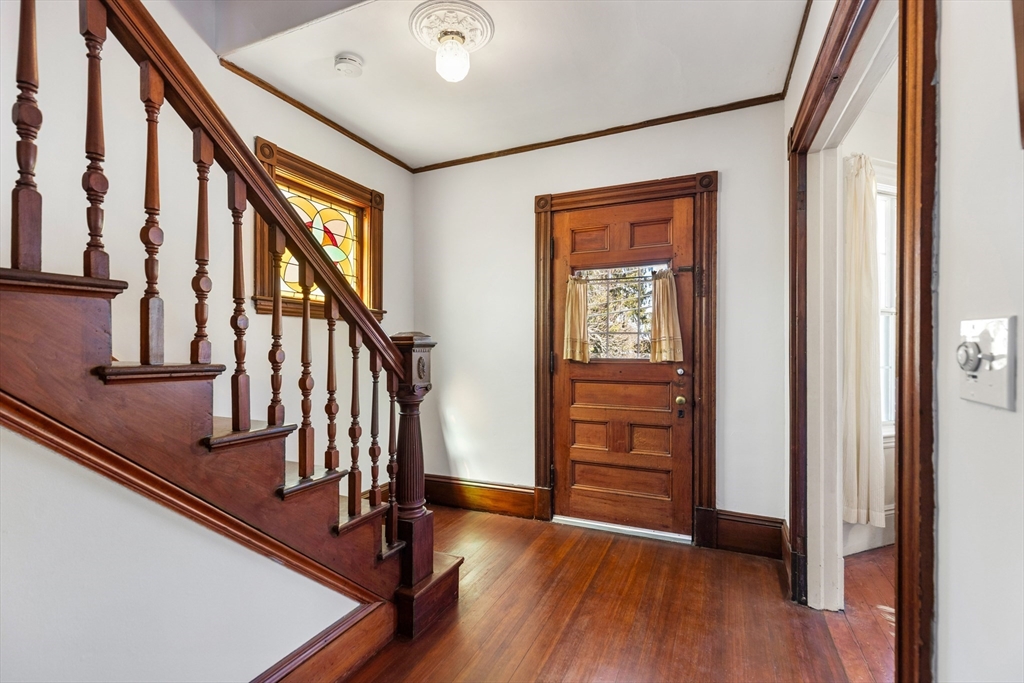 21 Montague St