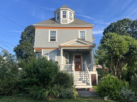 21 Montague St Arlington MA 02474