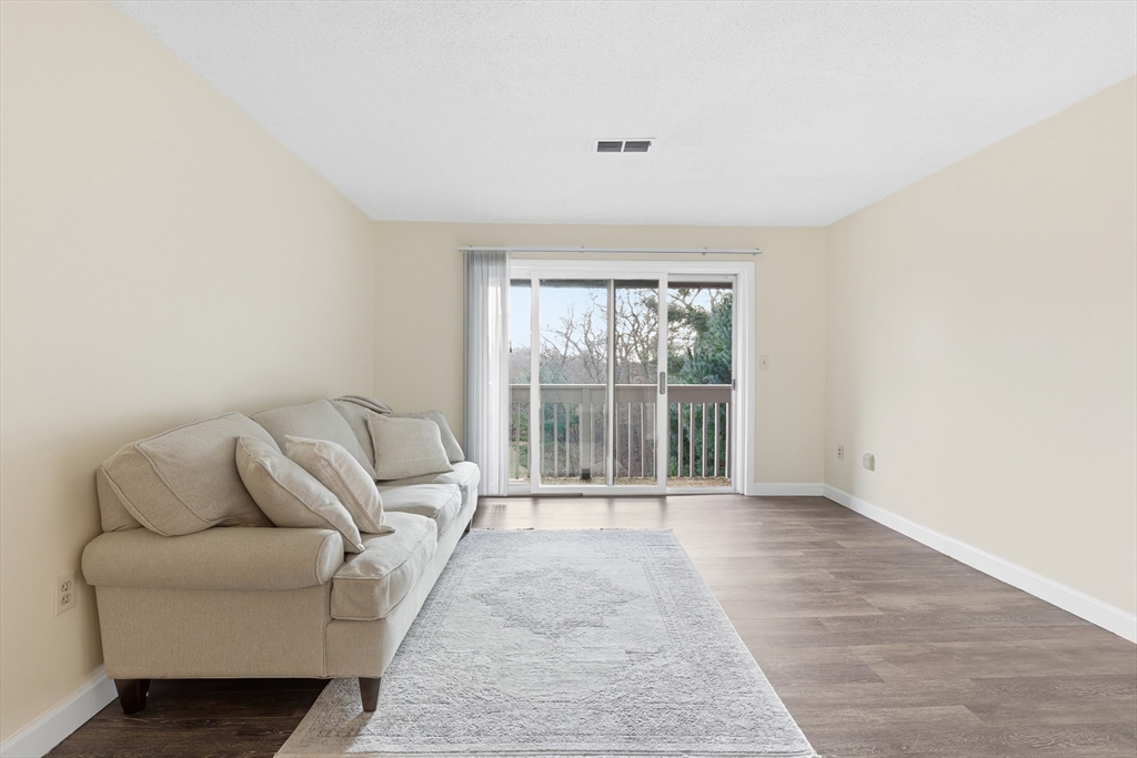 2211 Franklin Crossing Rd 2211