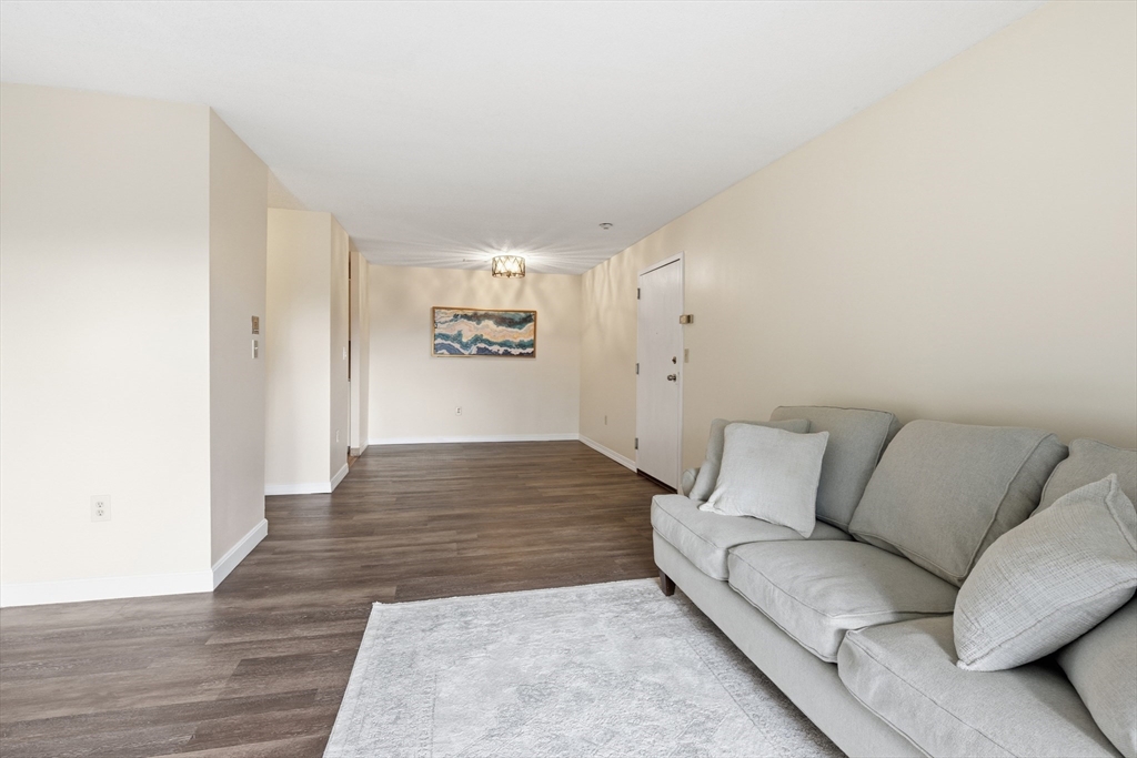 2211 Franklin Crossing Rd 2211