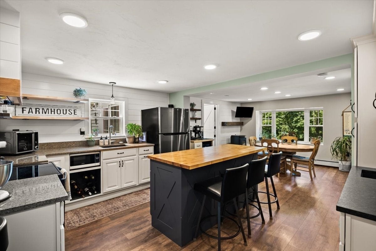 60 Rhode Island Rd, Lakeville, MA Photo #7