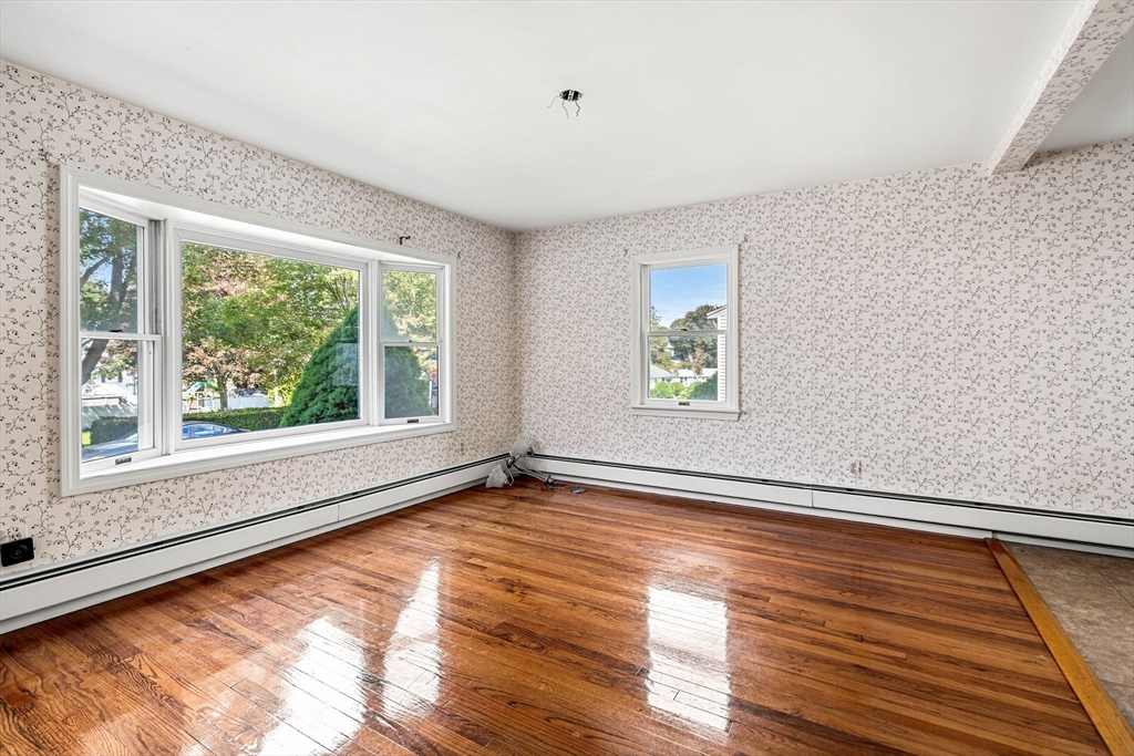 16 Marion Ave