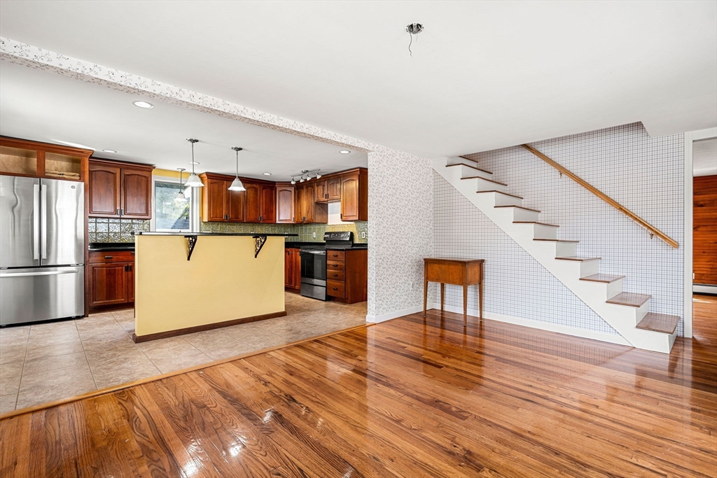 16 Marion Ave