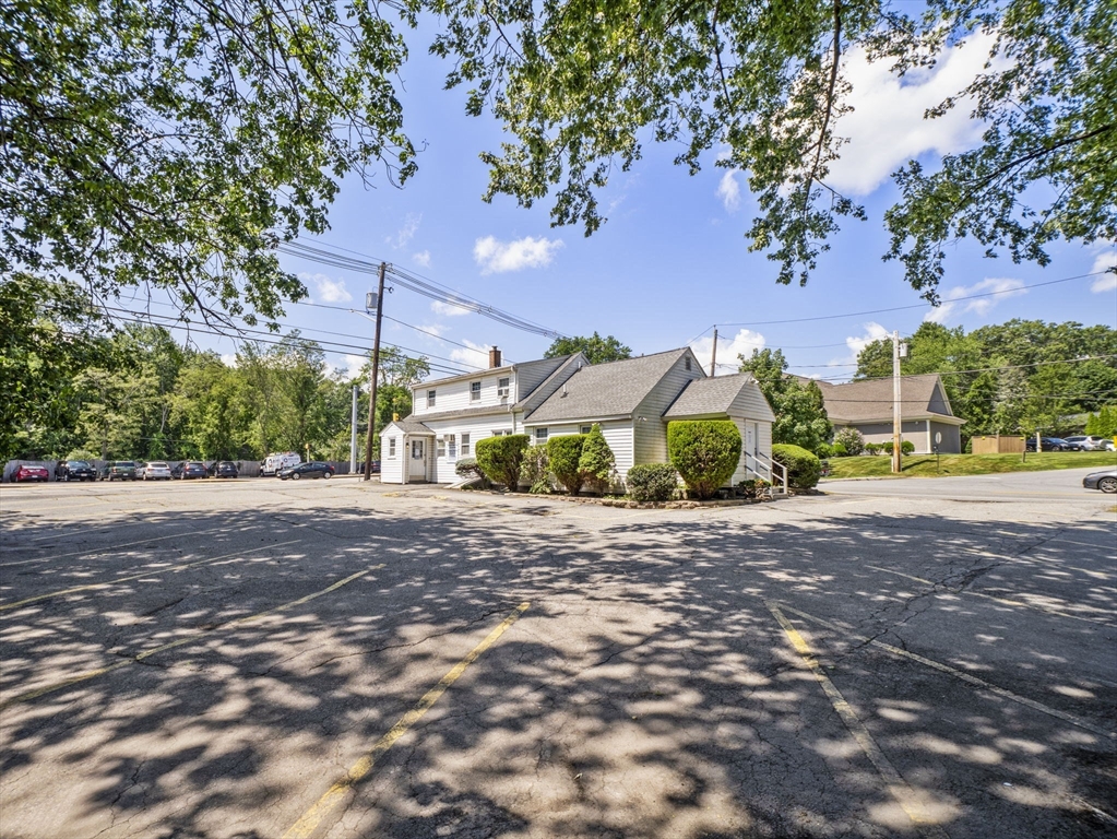 306 Main St