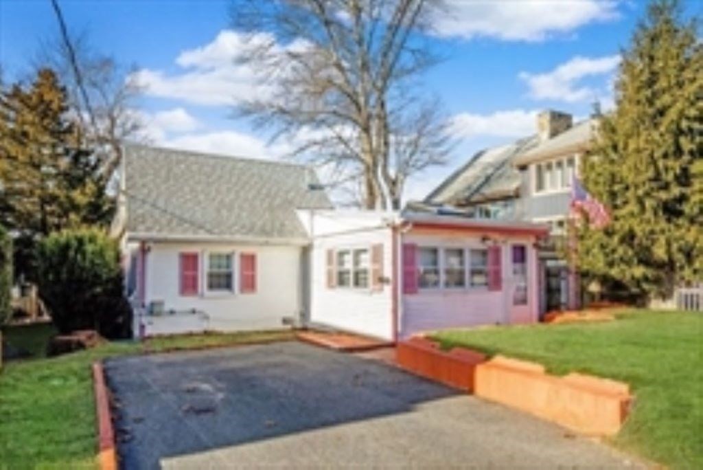 51 Adams