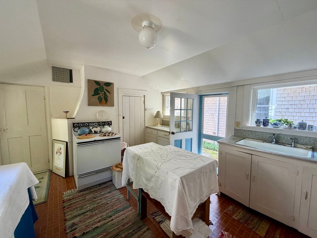 528 Main Street, Tisbury, MA, 528 Main Street, Tisbury, MA Photo #15