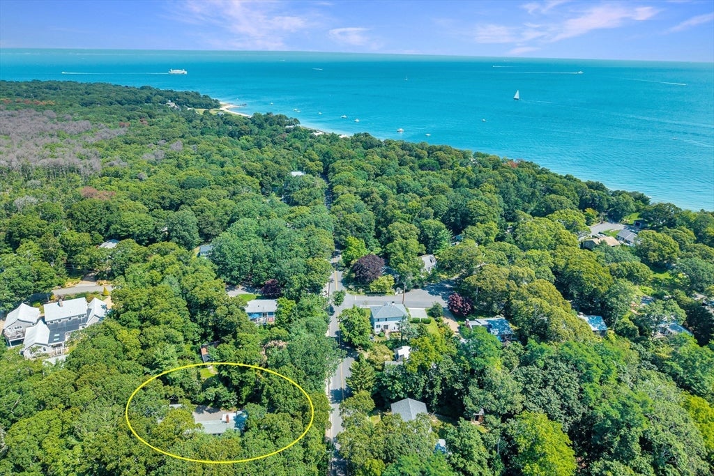 Photo of 528 Main Street, Tisbury, MA