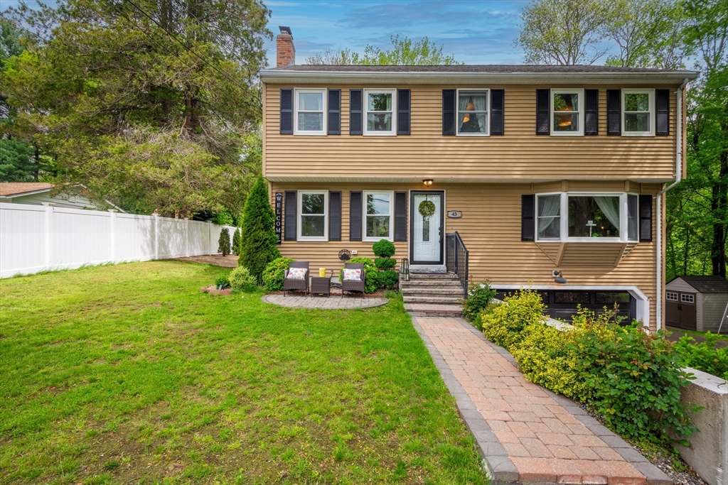 Click for 43 Joseph Rd, Framingham, MA slideshow