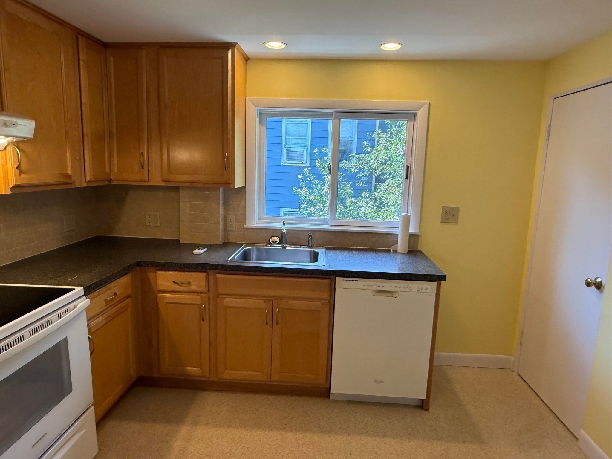 42 Chestnut St #2, Belmont, MA Photo #3
