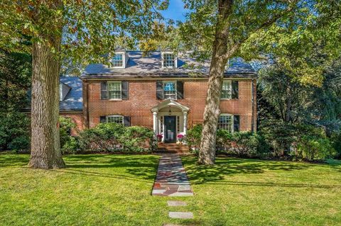 10 Lanark Rd Wellesley MA 02481