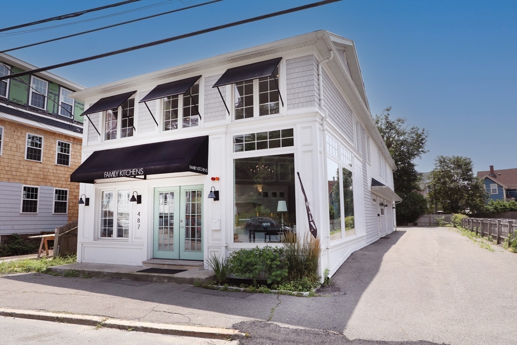 487 Humphrey St